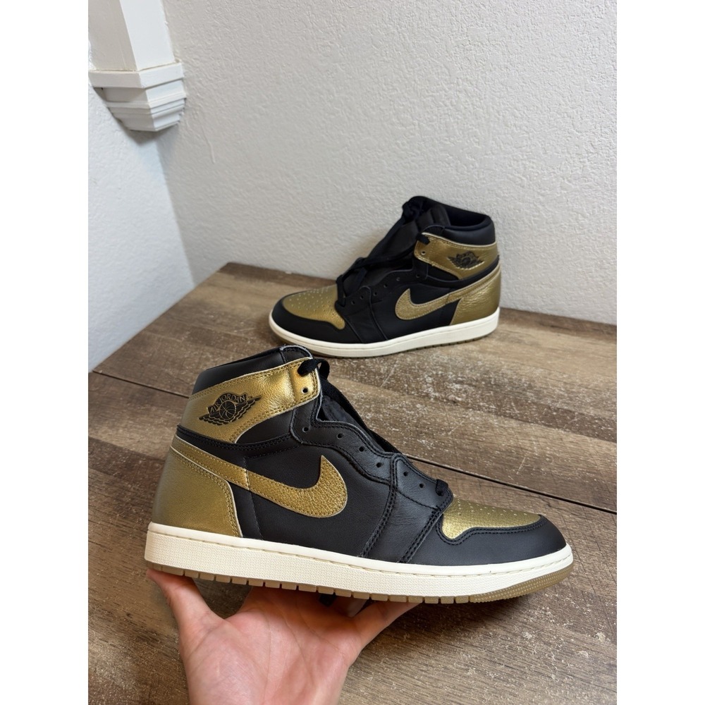 Nike Men's Air Jordan 1 Retro High OG Blk/Metallic Gold Sail DZ5485-071 sz 11.5